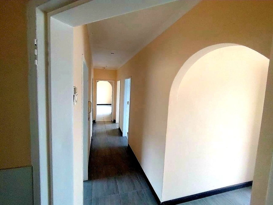 5 Bedroom Property for Sale in Beacon Bay Eastern Cape